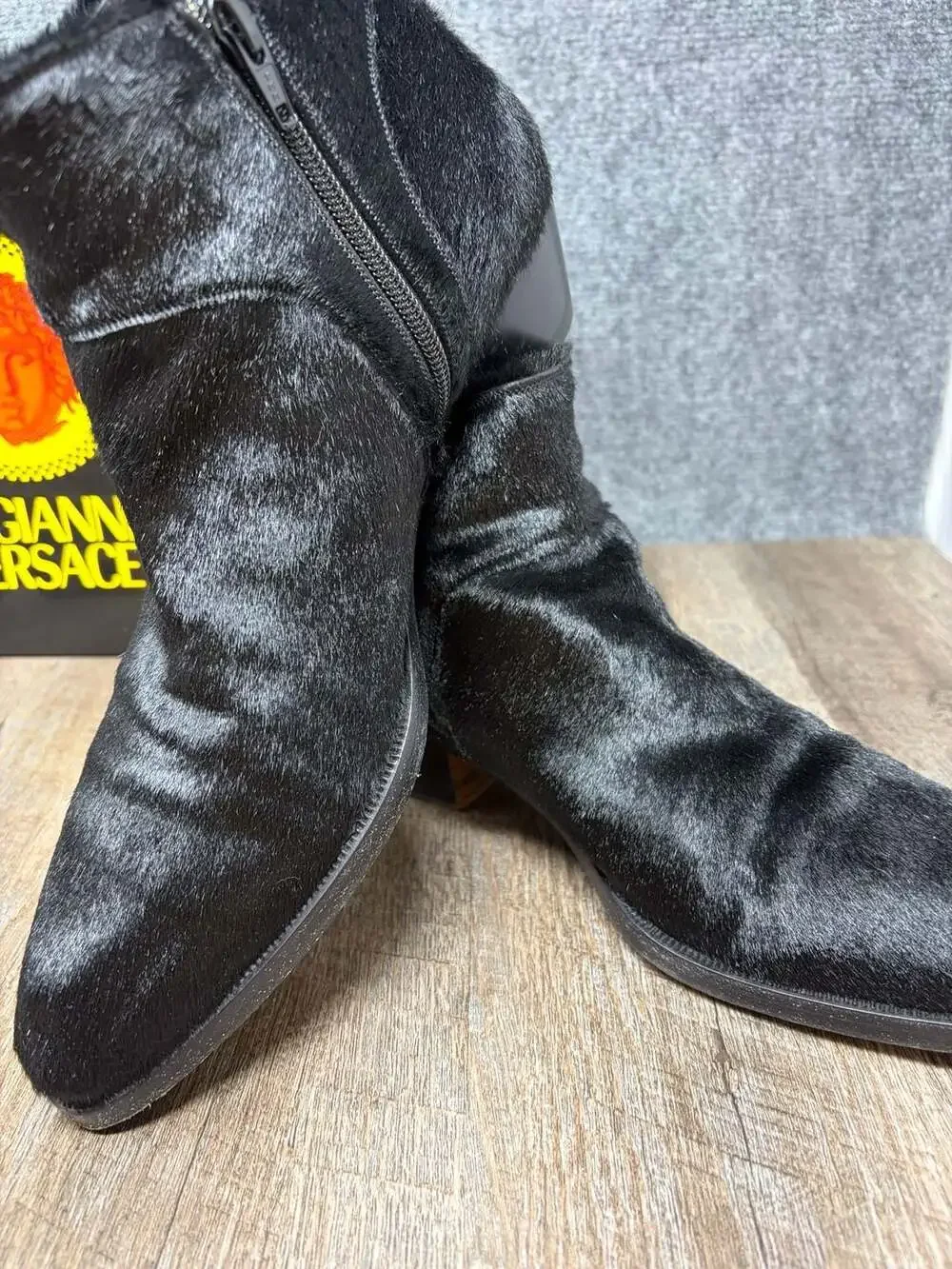 Vintage Gianni Versace, Itallian Mens size 9 Pony Shoes heeled boot 10687-1224